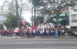 Ato dia das Mulheres na Praça Oswaldo Cruz