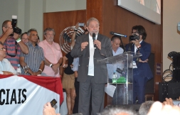 Lula e centrais sindicais na Casa de Portugal, em 23/03/2016